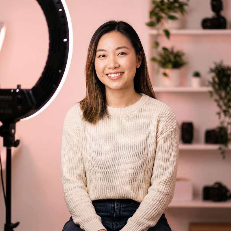 萝莉岛内容顾问